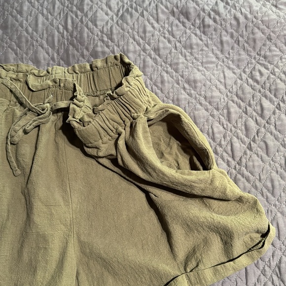 SHEIN EZwear Drawstring Army Green Paperbag Waistband Shorts - Picture 3 of 4